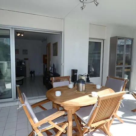 Avec Piscine, Climatisation, Garage, A 300m - Fr-1-328-259 Apartment *